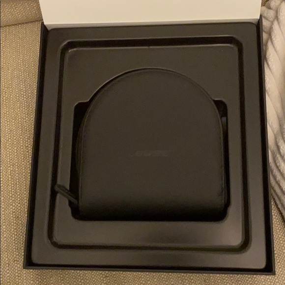 Bose on ear headphones - Picture 3 of 12